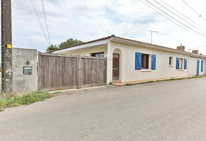 La Longere Du Champ De La *