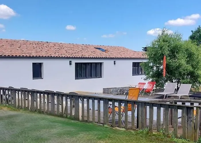 Villa La Longere Du Champ De La *